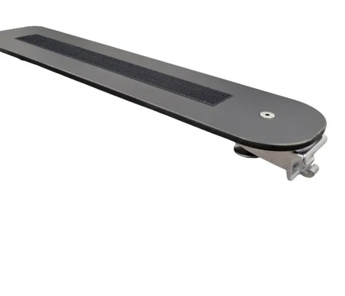 Armboard with pivoting teeth